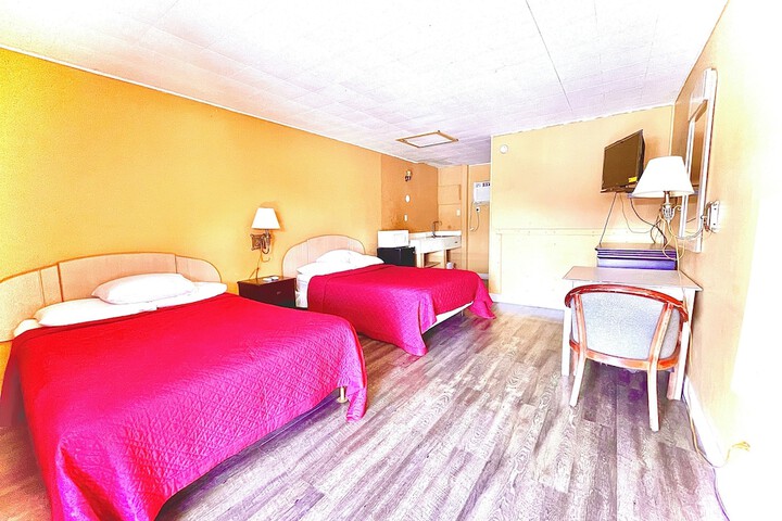 Room 17 of 38