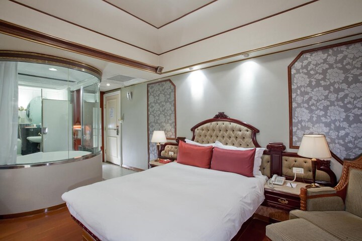 Room 20 of 40