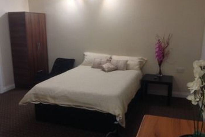 Room 7 of 17