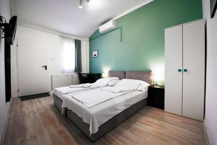 Room 14 of 38