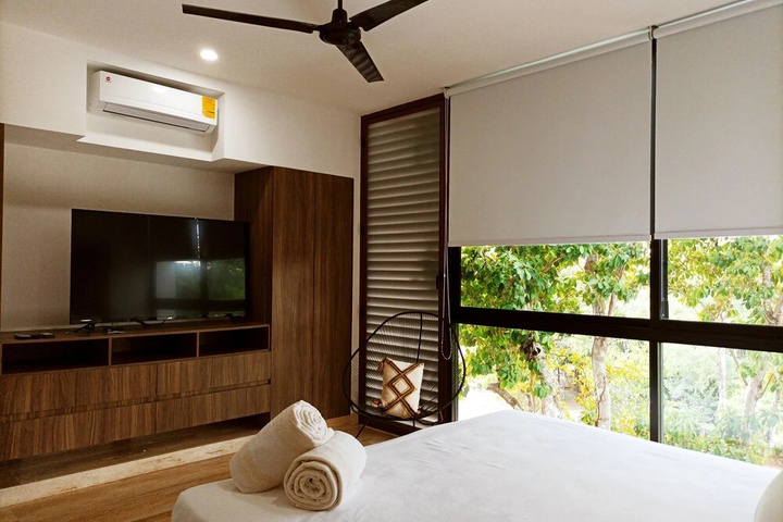 Room 3 of 11