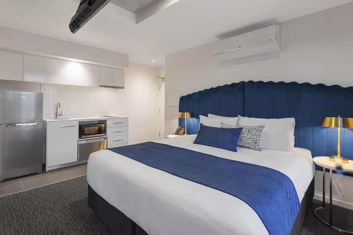 Room 43 of 112