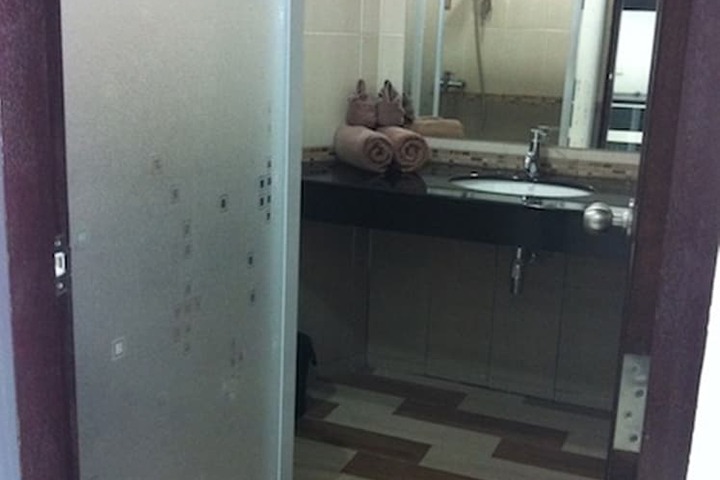 Room 8 of 44