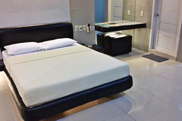 Room 15 of 24