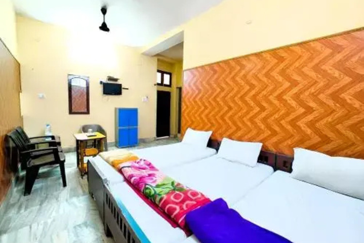 Room 4 of 28
