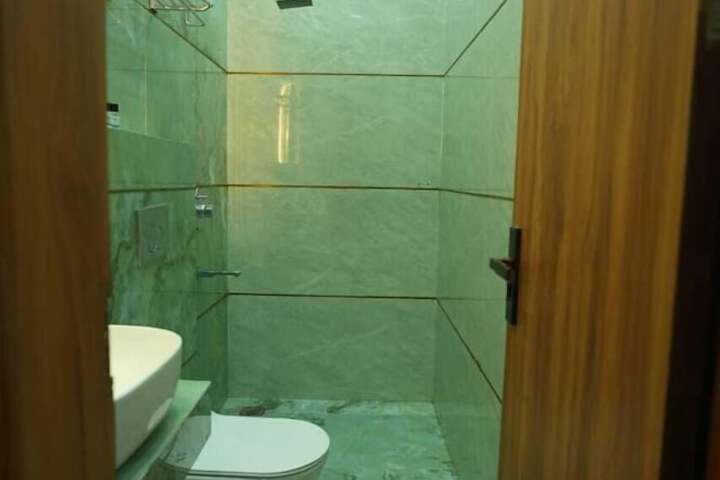 Room 20 of 28