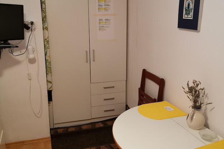 Room 19 of 52