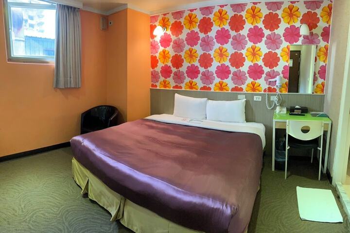 Room 30 of 69