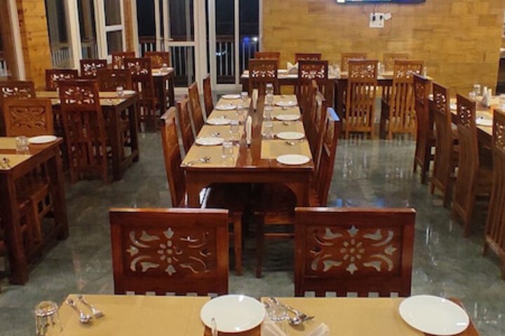 Dining 46 of 92