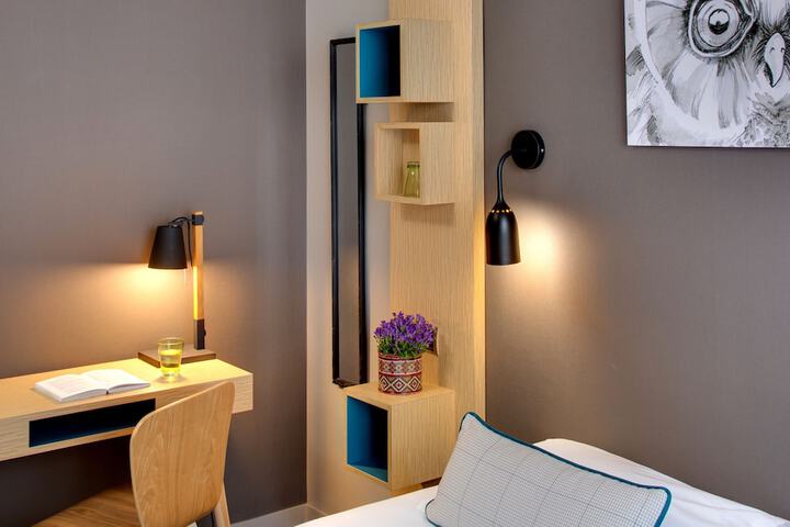 Room 8 of 46