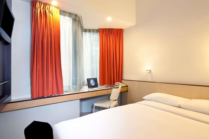 Room 31 of 90