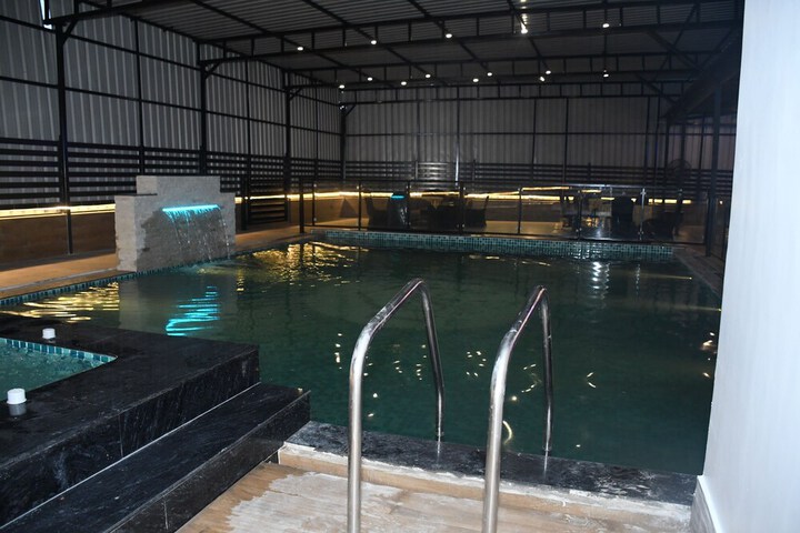 Pool 28 of 50