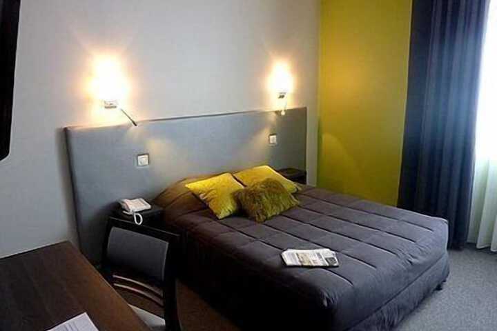 Room 3 of 17
