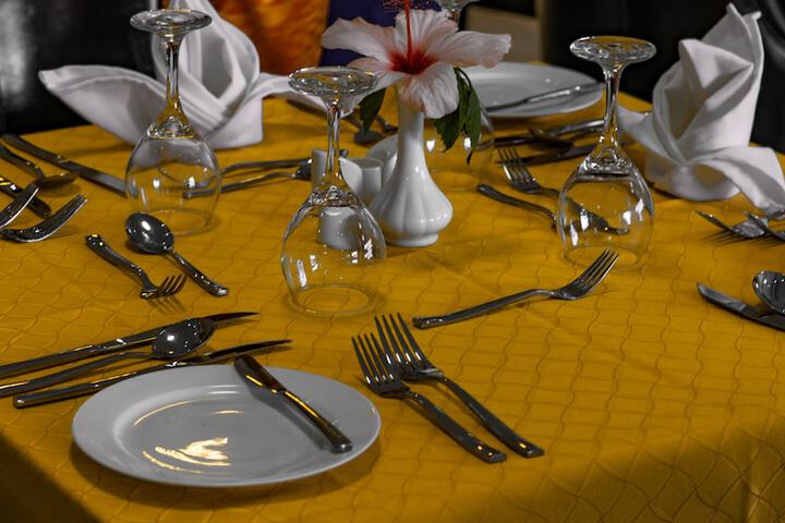 Dining 32 of 49