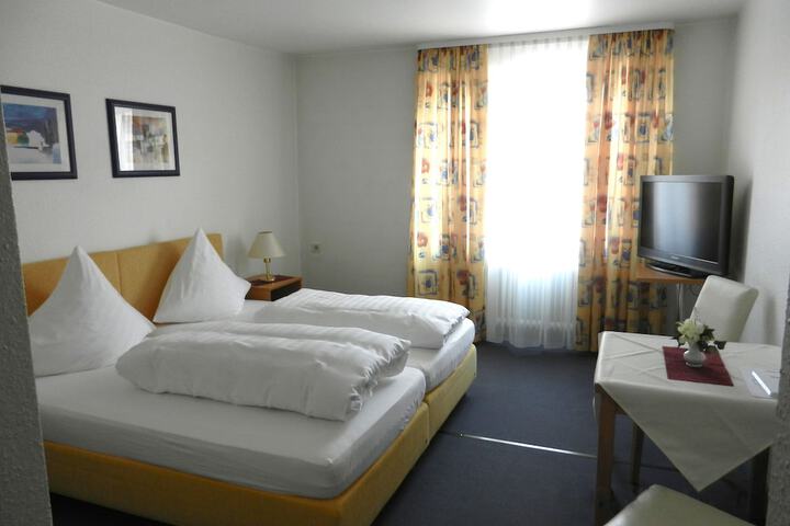 Room 7 of 35