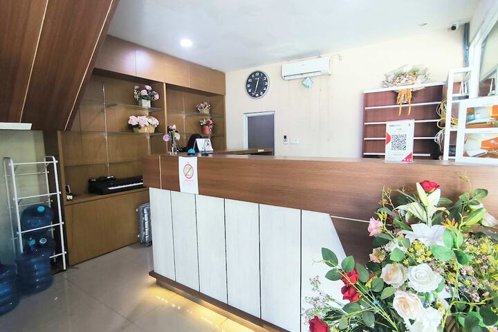 J & L Inn Semarang