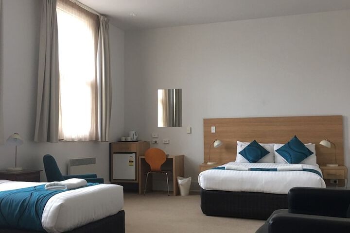 Room 40 of 76