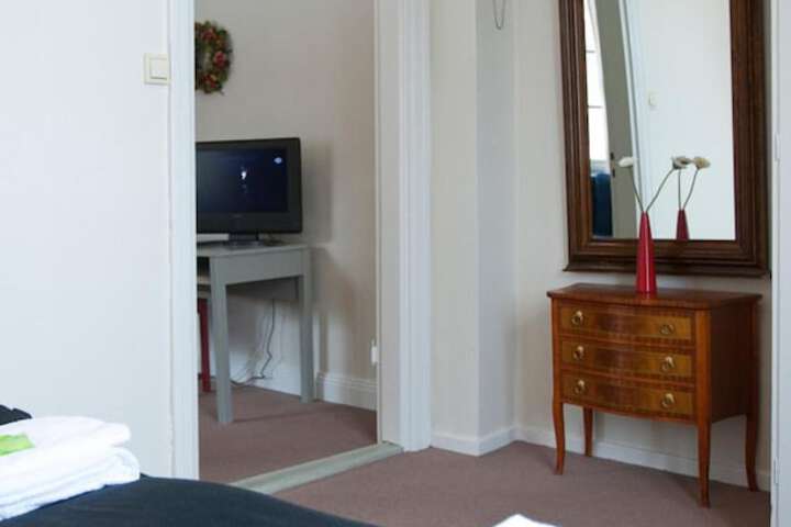 Room 10 of 50