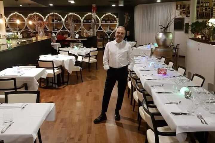 Dining 18 of 44