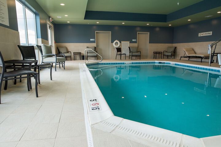 hotels in marietta ohio with indoor pool