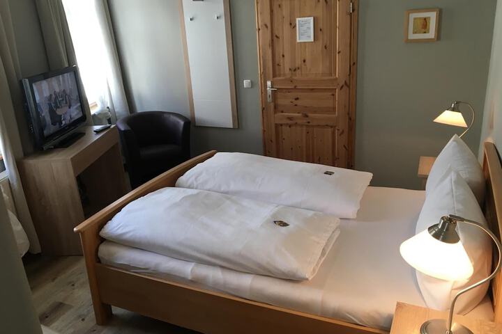 Room 26 of 47