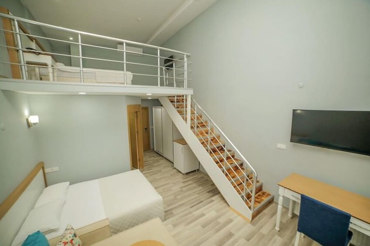 Room 10 of 21