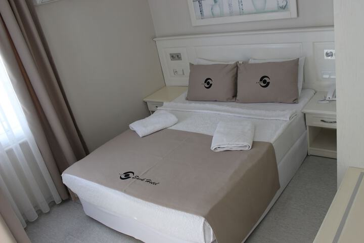 Room 12 of 89