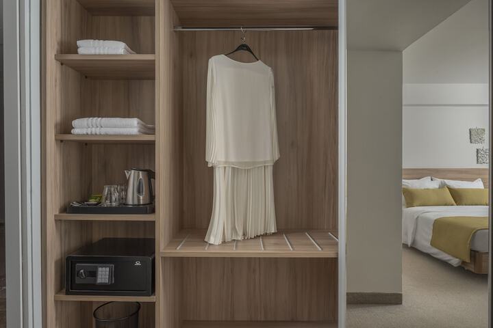 Room 49 of 221