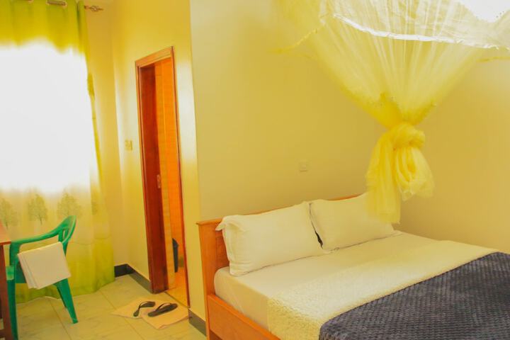 Room 4 of 13