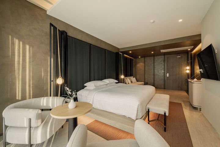 Room 7 of 111