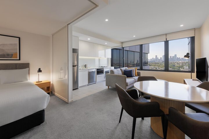 Room 18 of 32