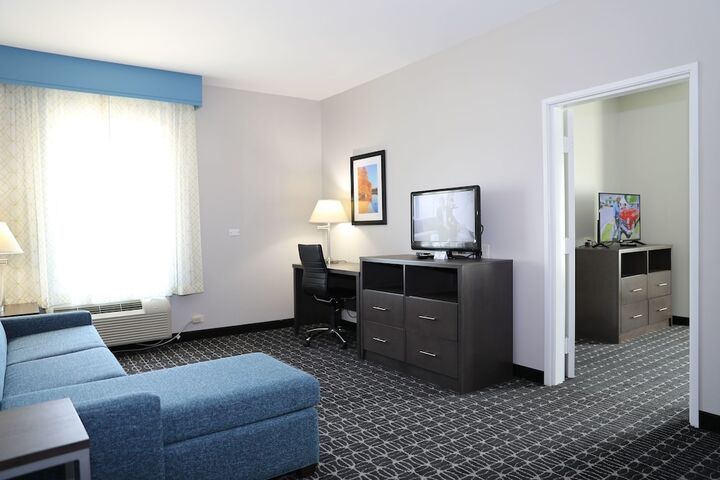 1 King Bed (9 of 9)
