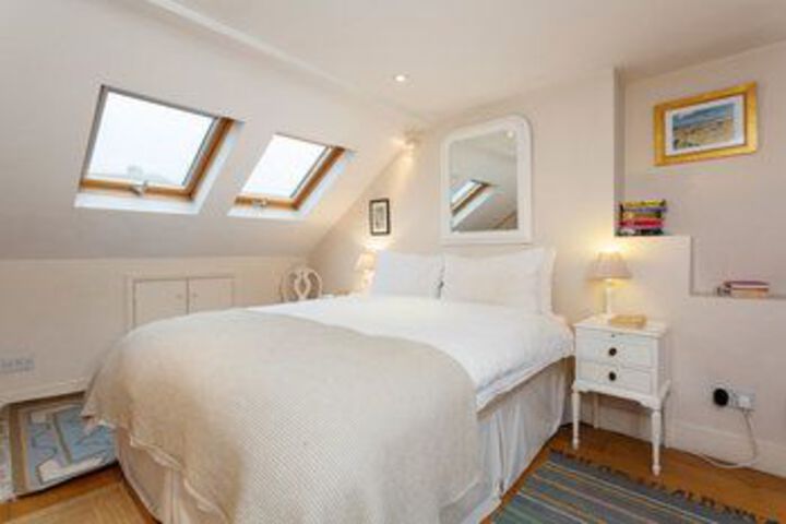 Room 10 of 21