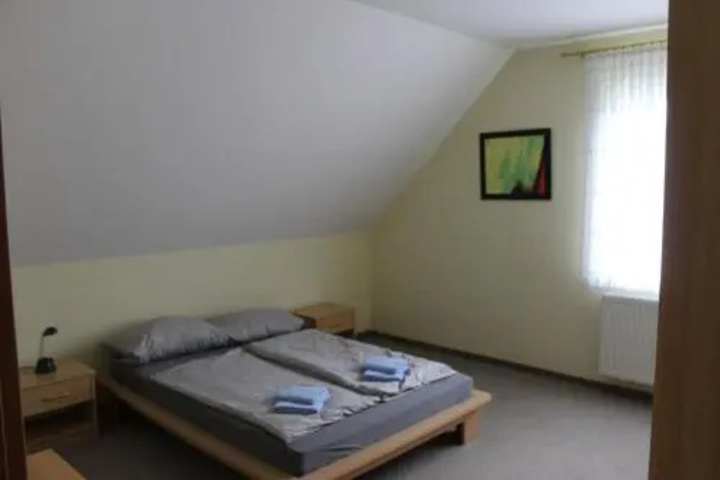 Room 5 of 14