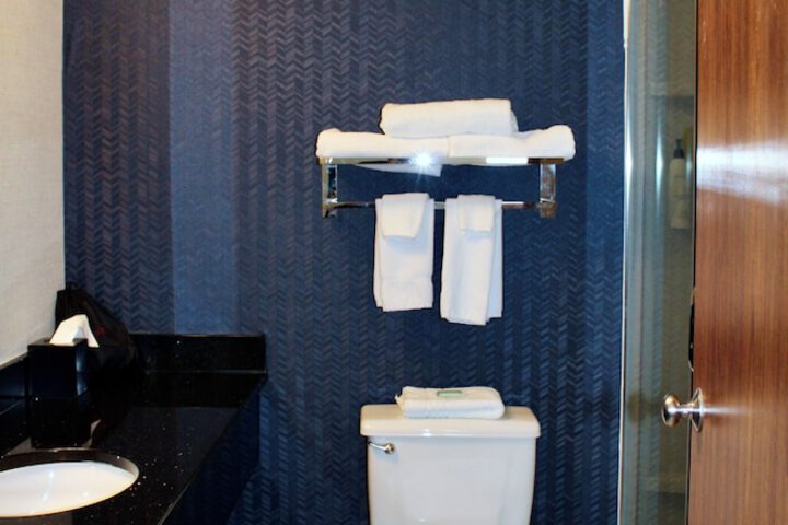 Room 15 of 40