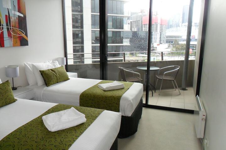 Room 25 of 99