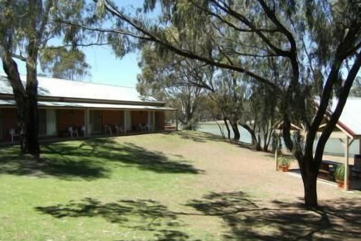 Euston Club Motel
