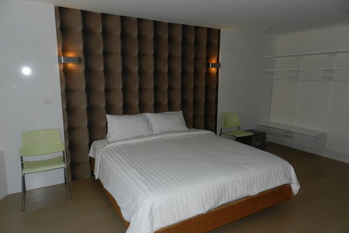 Room 127 of 259