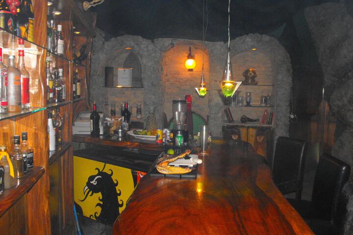 Lounge 70 of 178