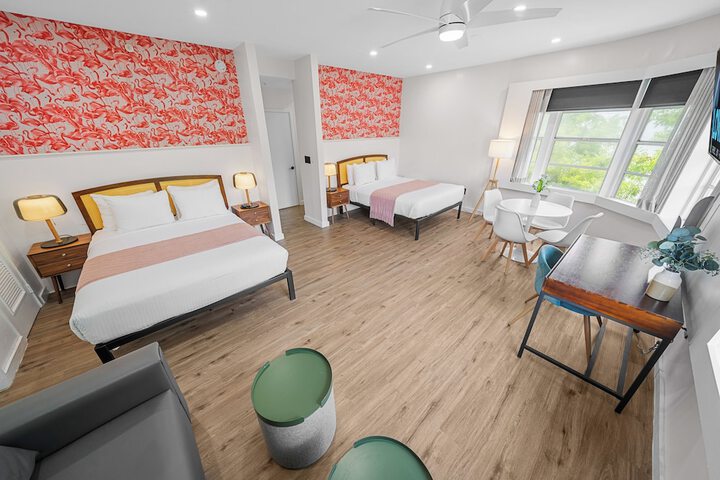 1 Queen Bed (5 of 27)
