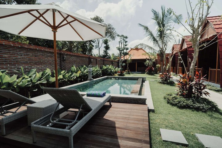 Pool 18 of 26