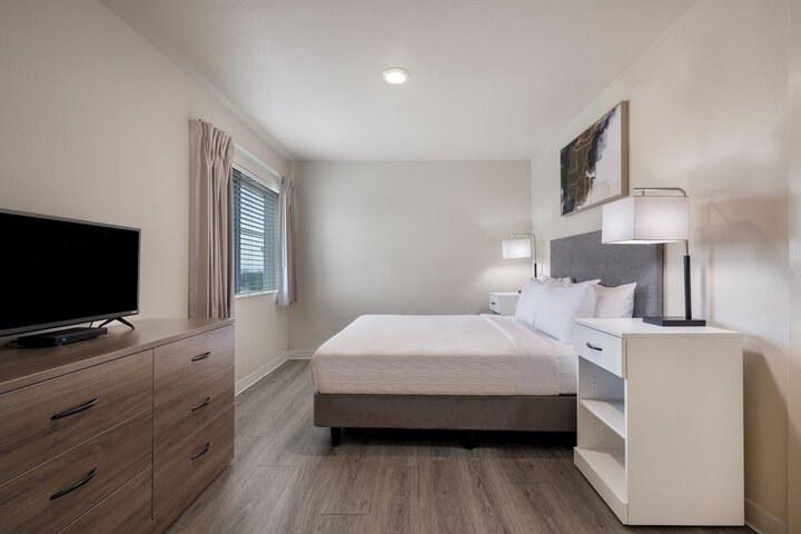 Room 8 of 36