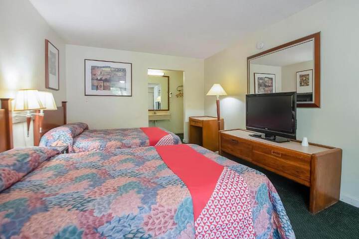 2 Queen Beds (4 of 12)