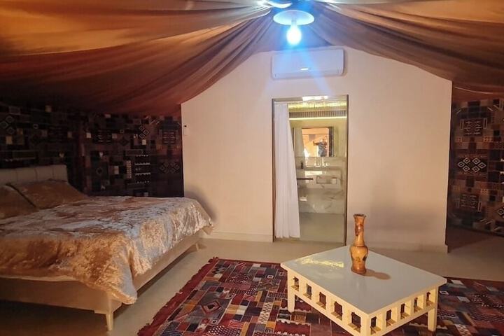 Room 4 of 146