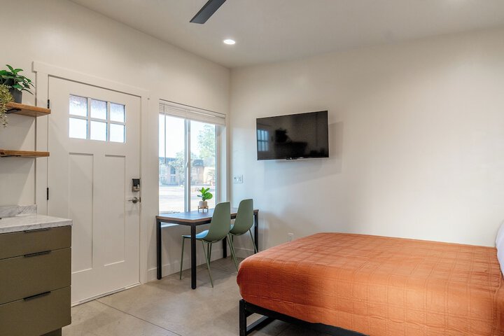 Room 40 of 120
