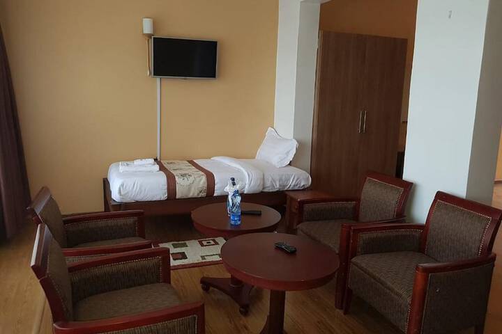 Room 2 of 16