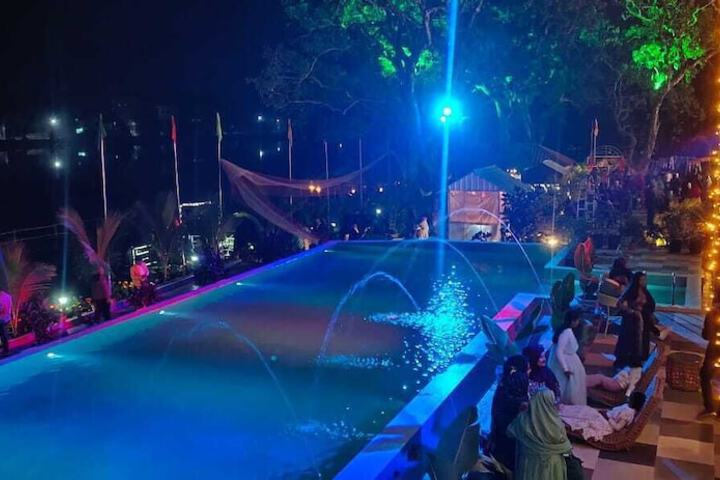Pool 9 of 25