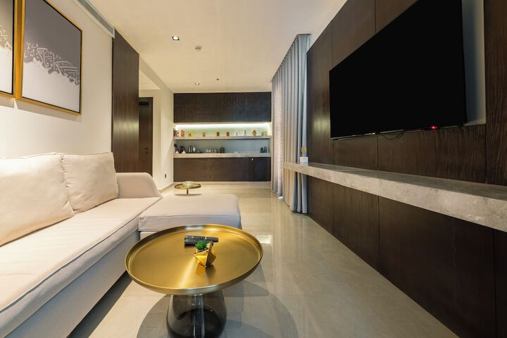Room 17 of 32