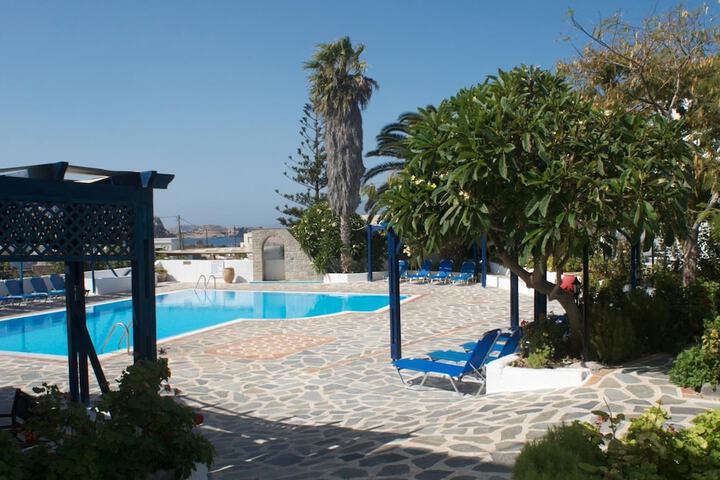 Hotel with Pool