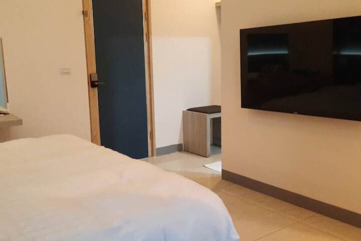 Room 16 of 31